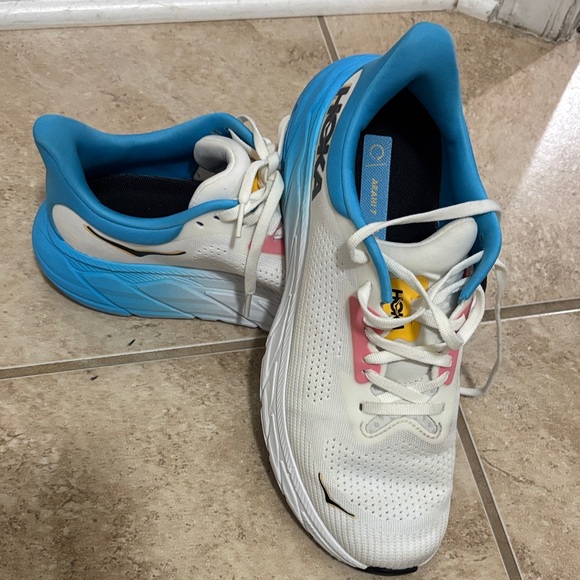 Hoka Arahi 7 Blue and White Sneakers - Picture 1 of 9